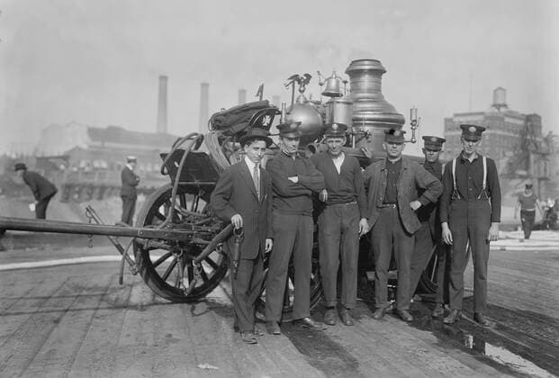 November 14, 2016 - Group of Firemen with Horse-Drawn Fire Engine, New York City, New York, USA, Bain News Service, 1913 - ZUMAg145 20161114_zza_g145_002 Copyright: xJTxVintagex