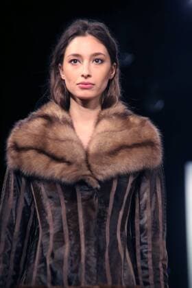 February 14, 2017 - New York, New York, U.S. - Dennis Basso F W 2017 Fashion Show.Skylight Clarkson Square, NYC.February 14, 2017.Photos by , Photos Inc.2017 New York U.S. - ZUMAms4_ 20170214_zaf_ms4_024 Copyright: xSoniaxMoskowitzx