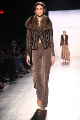 February 14, 2017 - New York, New York, U.S. - Dennis Basso F W 2017 Fashion Show.Skylight Clarkson Square, NYC.February 14, 2017.Photos by , Photos Inc.2017 New York U.S. - ZUMAms4_ 20170214_zaf_ms4_026 Copyright: xSoniaxMoskowitzx
