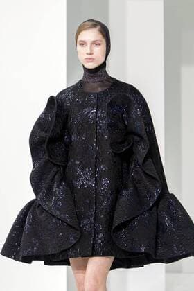 A model presents Fall Winter creations of the Spanish brand Delpozo during New York Fashion Week in New York, United States, 15 February 2017. The collection created by Catalan designer Josep Font is inspired in the spirituality of the Nabi art and the abstract sculpture. DELPOZO PRESENTS NEW COLLECTION INSPIRED IN THE NABI ART IN NEW YORK !ACHTUNG: NUR REDAKTIONELLE NUTZUNG!  Copyright: xMiguelxRajmilx NYC001 20170215-636227921874373101