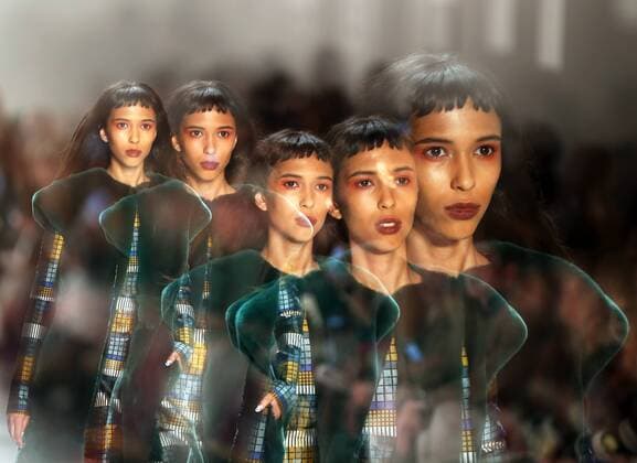 The multiple exposure photo shows a model presenting a creation of Bibhu Mohapatra during the 2017 New York Fashion Week in New York, the United States, on Feb. 15, 2017. ) (zy) U.S.-NEW YORK-FASHION WEEK-BIBHU MOHAPATRA QinxLang 