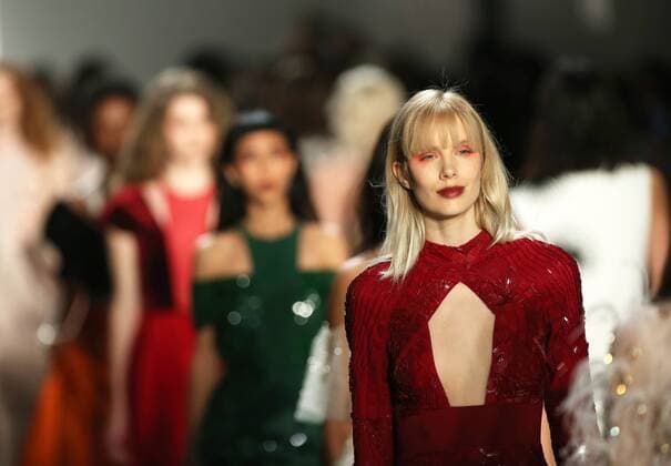 Models present creations of Bibhu Mohapatra during the 2017 New York Fashion Week in New York, the United States, on Feb. 15, 2017. ) (zy) U.S.-NEW YORK-FASHION WEEK-BIBHU MOHAPATRA QinxLang 