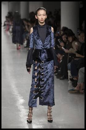 . 17 02 2017. London, United Kingdom. Teatum Jones show on the opening day of London Fashion Week for Autumn Winter 2017.  xStephenxLockx xi-Imagesx IIM-14408-0017