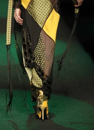 A model takes to the catwalk wearing a creation of the 2017 2018 Autumn-winter collection by Spanish designer Juan Vidal on the official first day of the Mercedes-Benz Fashion Week Madrid (MBFWM) at the IFEMA Congresses and Events center in Madrid, 17 February 2017. THE MBFWM run from 16 to 21 February. MERCEDES-BENZ FASHION WEEK MADRID !ACHTUNG: NUR REDAKTIONELLE NUTZUNG!  Copyright: xZipix GRA103 20170217-636229303164845522