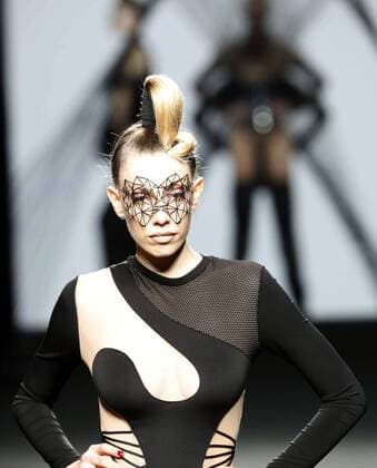 Madrid Fashion Week - Maya Hansen Modenschau A model takes to the catwalk a creation from the Fall Winter 2017 collection of designer Maya Hansen during the Mercedes-Benz Fashion Week Madrid (MBFWM) held at the IFEMA Congress and Events center in Madrid, 17 February 2017. THE MBFWM runs from 16 to 21 February. MADRID FASHION WEEK !ACHTUNG: NUR REDAKTIONELLE NUTZUNG!  Copyright: xZipix 20170217-636229461219395572