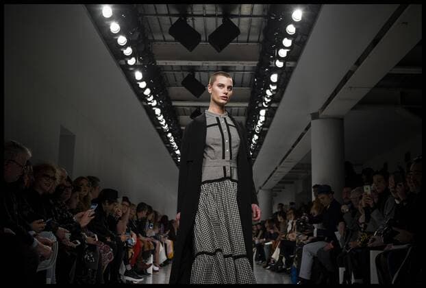London Fashion Week - Bora Aksu Modenschau . 17 02 2017. London, United Kingdom. Models walk the catwalk at the Bora Aksu show on the opening day of London Fashion Week 2017 at 180 The Strand, London, UK,  xBenxStevensx xi-Imagesx IIM-14413-0003