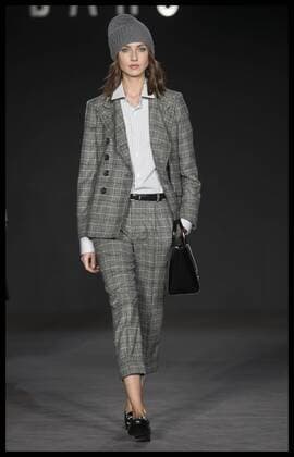 . 17 02 2017. London, United Kingdom. DAKS show on opening day of London Fashion Week for Autumn Winter 2017.  xStephenxLockx xi-Imagesx IIM-14414-0010