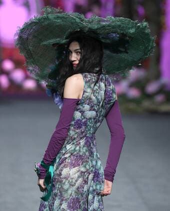 A model takes to the catwalk a creation from the Fall Winter 2017 collection of designer Francis Montesinos at the Mercedes-Benz Fashion Week Madrid (MBFWM) held at the IFEMA Congress and Events center in Madrid, 17 February 2017. THE MBFWM runs from 16 to 21 February. MADRID FASHION WEEK !ACHTUNG: NUR REDAKTIONELLE NUTZUNG!  Copyright: xJ.J.xGuillénx 20170217-636229580714741459