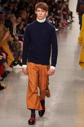 February 17, 2017 - London, United Kingdom - A model walks the runway at the Teatum Jones show during the London Fashion Week February 2017 collections on February 17, 2017 in London, England. London United Kingdom  - ZUMAn230 20170217_zaa_n230_399 Copyright: xKarynxLouisex