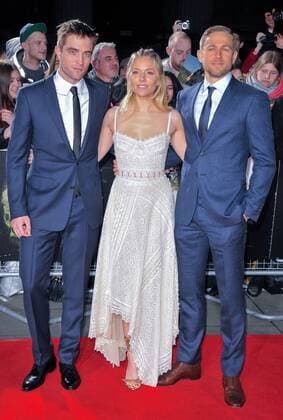 Bilder des Tages Robert Pattinson, Sienna Miller und Charlie Hunnam bei der The Lost City of Z Film Premiere am 16.02.2017 in London The Lost City of Z Filmpremiere in London, 2017 