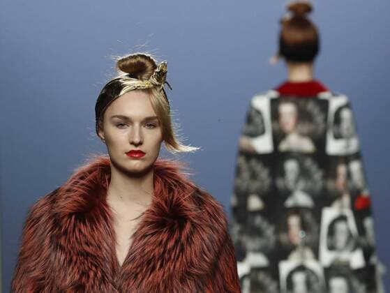 A model takes to the catwalk wearing a creation from the Fall Winter 2017 collection of Spanish designer Miguel Marinero on the second day of the Mercedes-Benz Fashion Week Madrid (MBFWM) held at the IFEMA Congress and Events center in Madrid, 18 February 2017. THE MBFWM runs from 16 to 21 February. MADRID FASHION WEEK !ACHTUNG: NUR REDAKTIONELLE NUTZUNG!  Copyright: xZipix GRA075 20170218-636230200108815096