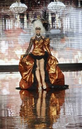 Spanish actress Victoria Abril takes to the catwalk wearing jewels by Spanish firm Messika during the presentation of the Fall Winter 2017 collection by Spanish designer Andres Sarda on the second day of the Mercedes-Benz Fashion Week Madrid (MBFWM) held at the IFEMA Congress and Events center in Madrid, 18 February 2017. THE MBFWM runs from 16 to 21 February. MADRID FASHION WEEK !ACHTUNG: NUR REDAKTIONELLE NUTZUNG!  Copyright: xZipix GRA104 20170218-636230253132438914