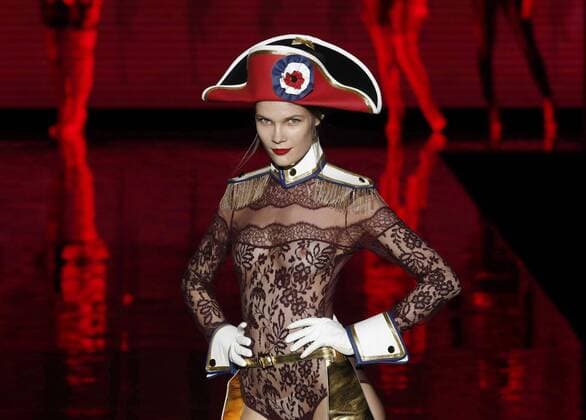 A model takes to the catwalk wearing a creation from the Fall Winter 2017 collection by Spanish designer Andres Sarda on the second day of the Mercedes-Benz Fashion Week Madrid (MBFWM) held at the IFEMA Congress and Events center in Madrid, 18 February 2017. THE MBFWM runs from 16 to 21 February. MADRID FASHION WEEK !ACHTUNG: NUR REDAKTIONELLE NUTZUNG!  Copyright: xZipix GRA104 20170218-636230258719509534
