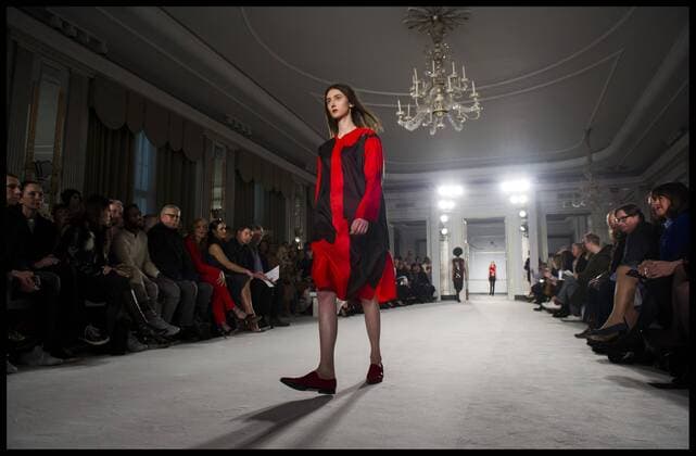 . 18 02 2017. London, United Kingdom. Models walk the catwalk for the Jasper Conran show on the second day of London Fashion Week 2017 at Claridge s, Mayfair, London, UK.  xBenxStevensx xi-Imagesx IIM-14428-0001
