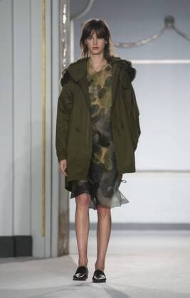 . 18 02 2017. London, United Kingdom. Models walk the catwalk for the Jasper Conran show on the second day of London Fashion Week 2017 at Claridge s, Mayfair, London, UK.  xBenxStevensx xi-Imagesx IIM-14428-0005