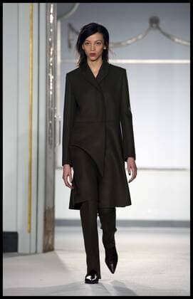 . 18 02 2017. London, United Kingdom. Models walk the catwalk for the Jasper Conran show on the second day of London Fashion Week 2017 at Claridge s, Mayfair, London, UK.  xBenxStevensx xi-Imagesx IIM-14428-0007