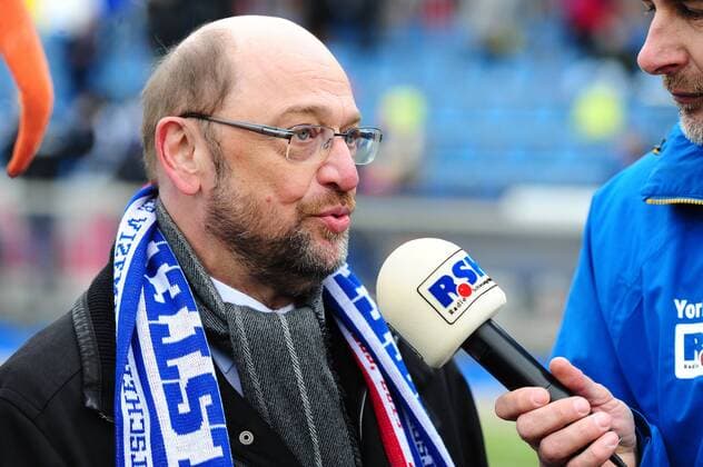 Kiel, 18. Januar 2017 Fußball, Saison 2016 2017, 3. Liga, 23. Spieltag, Holstein Kiel - Fortuna Köln: SPD Kanzlerkandidat Martin Schulz bei der 3. Liga Partie zwischen Holstein Kiel und Fortuna Köln im Holstein Stadion Leng 18 January 2017 Football Season 2016 2017 3 League 23 Matchday Holstein Leng Fortuna Cologne SPD Chancellor candidate Martin Schulz at the 3 League Game between Holstein Leng and Fortuna Cologne in Holstein Stadium