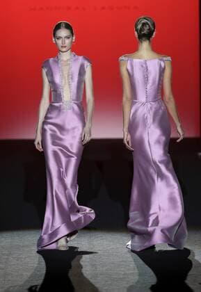 A model takes to the catwalk wearing a creation from the Fall Winter 2017 collection by Spanish designer Hannibal Laguna on the second day of the Mercedes-Benz Fashion Week Madrid (MBFWM) held at the IFEMA Congress and Events center in Madrid, 18 February 2017. THE MBFWM runs from 16 to 21 February. MADRID FASHION WEEK !ACHTUNG: NUR REDAKTIONELLE NUTZUNG!  Copyright: xJJxGUILLENx GRA391 20170218-636230398691521458
