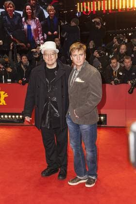 Rosa von Praunheim und Oliver Sechting auf der Berlinale Preisverleihung am 18.02.2017 Rosa von Praunheim und Oliver Sechting auf der Berlinale Preisverleihung am 18.02.2017