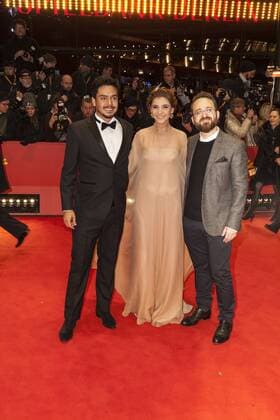 Jayro Bustamante, Mahmoud Sabbagh und Clotilde Courau auf der Berlinale 2017 Jayro Bustamante, Mahmoud Sabbagh und Clotilde Courau auf der Berlinale Preisverleihung am 18.02.2017