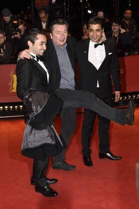 Sherwan Haji, Aki Kaurismaki and Simon Hussein Al-Bazoon attending the closing night at the 67th Berlin International Film Festival Berlinale 2017 at Berlinale Palast on February 18, 2017 in Berlin, Germany. Foto:xC.xNiehausx xFuturexImage