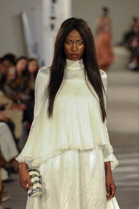 February 18, 2017 - London, UK - London, UK. A model presents a look by MODAPP (New York) at the UK s first London Modest Fashion Week taking place this weekend at the Saatchi Gallery. The two day event sees 40 brands from across the world come together to showcase their collections for Muslim and other religious women. London UK  - ZUMAl94_ 20170218_zaf_l94_038 Copyright: xStephenxChungx