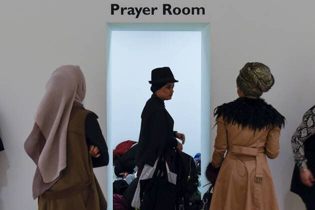 February 18, 2017 - London, UK - London, UK. A dedicated Prayer Room is available at the UK s first London Modest Fashion Week taking place this weekend at the Saatchi Gallery. The two day event sees 40 brands from across the world come together to showcase their collections for Muslim and other religious women. London UK  - ZUMAl94_ 20170218_zaf_l94_048 Copyright: xStephenxChungx