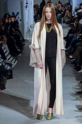 February 18, 2017 - London, UK - London, UK. A model presents a look by Feradje (Turkey) at the UK s first London Modest Fashion Week taking place this weekend at the Saatchi Gallery. The two day event sees 40 brands from across the world come together to showcase their collections for Muslim and other religious women. London UK  - ZUMAl94_ 20170218_zaf_l94_052 Copyright: xStephenxChungx