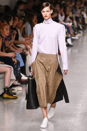 February 17, 2017 - London, England, United Kingdom - A model walks the runway at the Eudon Choi show during the London Fashion Week February 2017 collections on February 17, 2017 in London, England. London United Kingdom  - ZUMAn230 20170217_zaa_n230_1027 Copyright: xKarynxLouisex