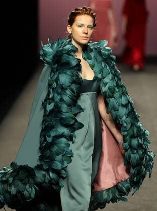 A model takes to the catwalk wearing a creation from the Fall Winter 2017 collection by Spanish designer Marcos Luengo on the third day of the Mercedes-Benz Fashion Week Madrid (MBFWM) held at the IFEMA Congress and Events center in Madrid, 19 February 2017. THE MBFWM runs from 16 to 21 February. MADRID FASHION WEEK !ACHTUNG: NUR REDAKTIONELLE NUTZUNG!  Copyright: xJJxGUILLENx GRA039 20170219-636231033112356546