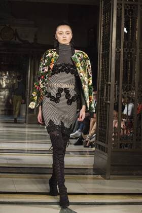London, UK, 18 February 2017. A model walks the runway during the Ashley Isham show at Fashion Scout, London Fashion Week. Ashley Isham, Fashion Scout, London Fashion Week, London, UK 