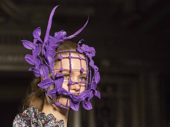London, UK, 18 February 2017. A model walks the runway during the Ashley Isham show at Fashion Scout, London Fashion Week. Ashley Isham, Fashion Scout, London Fashion Week, London, UK 