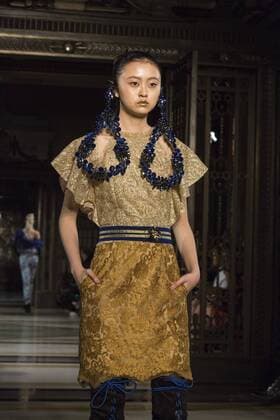 London, UK, 18 February 2017. A model walks the runway during the Ashley Isham show at Fashion Scout, London Fashion Week. Ashley Isham, Fashion Scout, London Fashion Week, London, UK 
