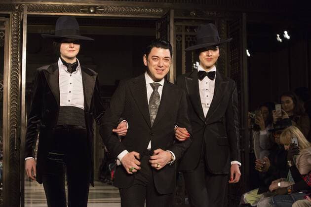 London, UK, 18 February 2017. Designer Malan Breton with two models during the finale of his show. A model walks the runway during the Malan Breton show at Fashion Scout, London Fashion Week. Malan Breton, Fashion Scout, London Fashion Week, London, UK 