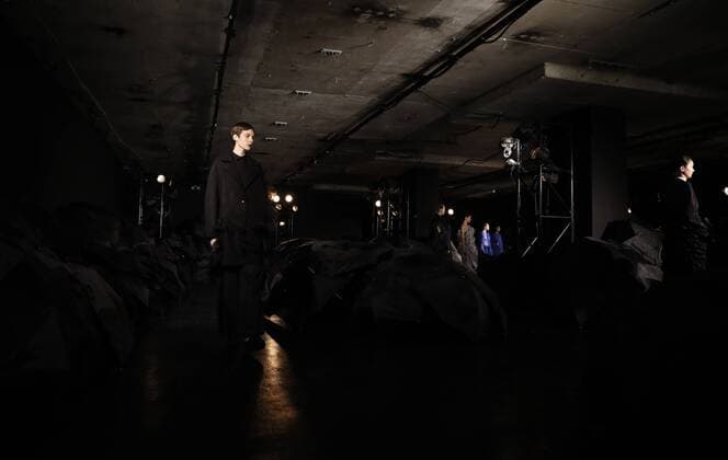 Models showcase designs at the ROBERTS WOOD presentation during the London Fashion Week February 2017 collections in London, Britain on Feb. 19, 2017. ) (zjy) BRITAIN-LONDON-LONDON FASHION WEEK-ROBERTS WOOD HanxYan 
