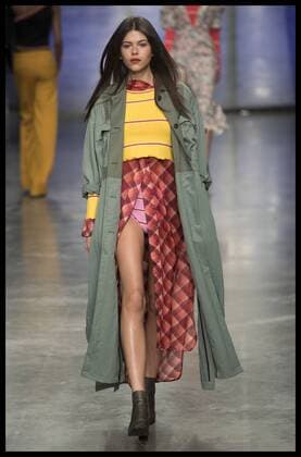 London Fashion Week - Topshop Unique Modenschau . 19 02 2017. London, United Kingdom. Topshop Unique show on day three of London Fashion Week for Autumn Winter 2017.  xStephenxLockx xi-Imagesx IIM-14434-0005