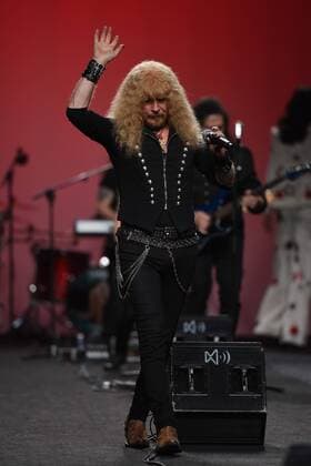 Madrid Fashion Week - Juana Martin Modenschau Juana Martin Modenschau mit der Band Medina Azahara en la Mercedes Benz Fashion Week Madrid 2017. 588 DiegoxPuerta Cordon Press Juana Martin fashion show at Mercedes Benz Fashion Week Madrid 2017. Cordon Press  DiegoxPuerta
