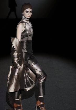 Madrid Fashion Week - Malne Modenschau A model takes to the catwalk wearing a creation from the Fall Winter 2017 collection by Spanish firm Malne on the third day of the Mercedes-Benz Fashion Week Madrid (MBFWM) held at the IFEMA Congress and Events center in Madrid, 19 February 2017. THE MBFWM runs from 16 to 21 February. MADRID FASHION WEEK !ACHTUNG: NUR REDAKTIONELLE NUTZUNG!  Copyright: xZipix GRA311 20170219-636231253055782177