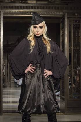 London Fashion Week - Pam Hogg Modenschau London, UK, 19 February 2017. A model walks the runway during the Pam Hogg show at Fashion Scout, London Fashion Week. Pam Hogg, Fashion Scout, London Fashion Week, London, UK 