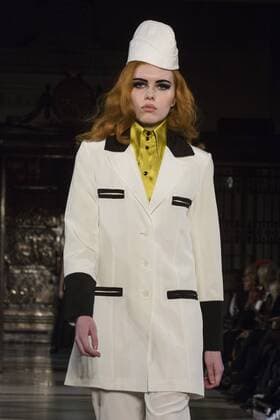 London Fashion Week - Pam Hogg Modenschau London, UK, 19 February 2017. A model walks the runway during the Pam Hogg show at Fashion Scout, London Fashion Week. Pam Hogg, Fashion Scout, London Fashion Week, London, UK 