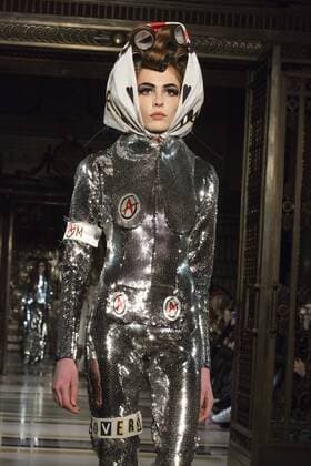 London Fashion Week - Pam Hogg Modenschau London, UK, 19 February 2017. A model walks the runway during the Pam Hogg show at Fashion Scout, London Fashion Week. Pam Hogg, Fashion Scout, London Fashion Week, London, UK 