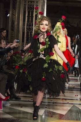 London Fashion Week - Pam Hogg Modenschau London, UK, 19 February 2017. Ellie Rae Winstone modelling for Pam Hogg. A model walks the runway during the Pam Hogg show at Fashion Scout, London Fashion Week. Pam Hogg, Fashion Scout, London Fashion Week, London, UK 