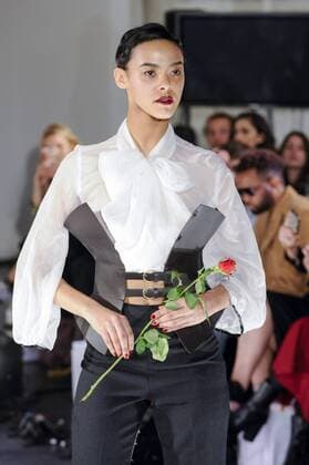 London Fashion Week - Chanel Joan Elkayam Modenschau February 19, 2017 - London, UK - London, UK. A model shows a look by Chanel Joan Elkayam at Hoxton Arches during her one woman show as part of London Fashion Week AW17 18. In 2016, the 19 year old, first year student at Central St. Martins, was the youngest designer to show in both Paris Fashion Week and New York Fashion Week and in 2015 was crowned UK Young Designer of the Year. London UK  - ZUMAl94_ 20170219_zaf_l94_028 Copyright: xStephenxChungx