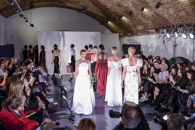 London Fashion Week - Chanel Joan Elkayam Modenschau February 19, 2017 - London, UK - London, UK. Models show looks by Chanel Joan Elkayam at Hoxton Arches during her one woman show as part of London Fashion Week AW17 18. In 2016, the 19 year old, first year student at Central St. Martins, was the youngest designer to show in both Paris Fashion Week and New York Fashion Week and in 2015 was crowned UK Young Designer of the Year. London UK  - ZUMAl94_ 20170219_zaf_l94_030 Copyright: xStephenxChungx