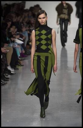 London Fashion Week - Koma Modenschau . 19 02 2017. London, United Kingdom. Models walk the catwalk at the David Koma show on day 3 of London Fashion Week 2017 at 180 The Strand, London, UK,  xBenxStevensx xi-Imagesx IIM-14435-0009