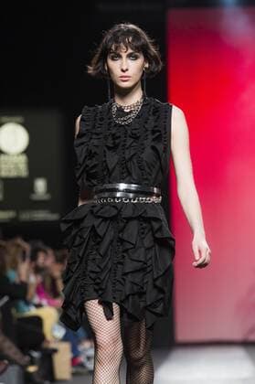 Model bei der Juana Martin Fashion Show mit Livemusik der Band Medina Azahara auf der Mercedes-Benz Fashion Week Madrid Autumn Winter 2017. Madrid, 19.02.2017 Juana Martin Model  Foto:xDyDxFotografosx xFuturexImage