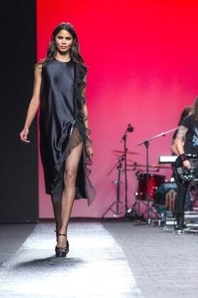 Model bei der Juana Martin Fashion Show mit Livemusik der Band Medina Azahara auf der Mercedes-Benz Fashion Week Madrid Autumn Winter 2017. Madrid, 19.02.2017 Juana Martin Model  Foto:xDyDxFotografosx xFuturexImage