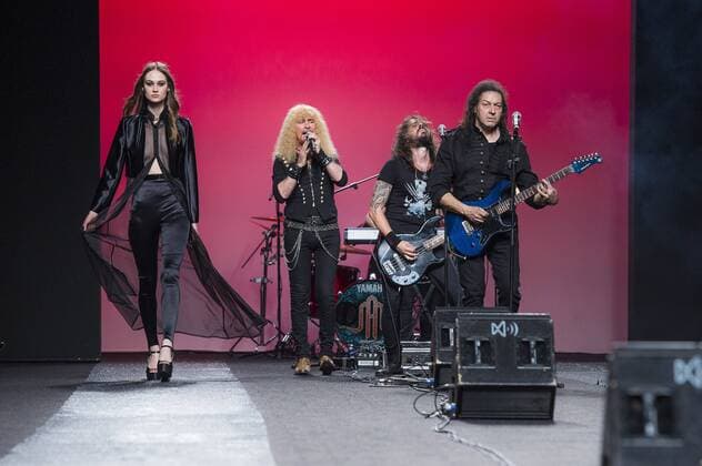 Model bei der Juana Martin Fashion Show mit Livemusik der Band Medina Azahara auf der Mercedes-Benz Fashion Week Madrid Autumn Winter 2017. Madrid, 19.02.2017 Juana Martin Model  Foto:xDyDxFotografosx xFuturexImage