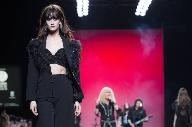 Model bei der Juana Martin Fashion Show mit Livemusik der Band Medina Azahara auf der Mercedes-Benz Fashion Week Madrid Autumn Winter 2017. Madrid, 19.02.2017 Juana Martin Model  Foto:xDyDxFotografosx xFuturexImage