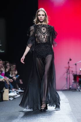 Model bei der Juana Martin Fashion Show mit Livemusik der Band Medina Azahara auf der Mercedes-Benz Fashion Week Madrid Autumn Winter 2017. Madrid, 19.02.2017 Juana Martin Model  Foto:xDyDxFotografosx xFuturexImage